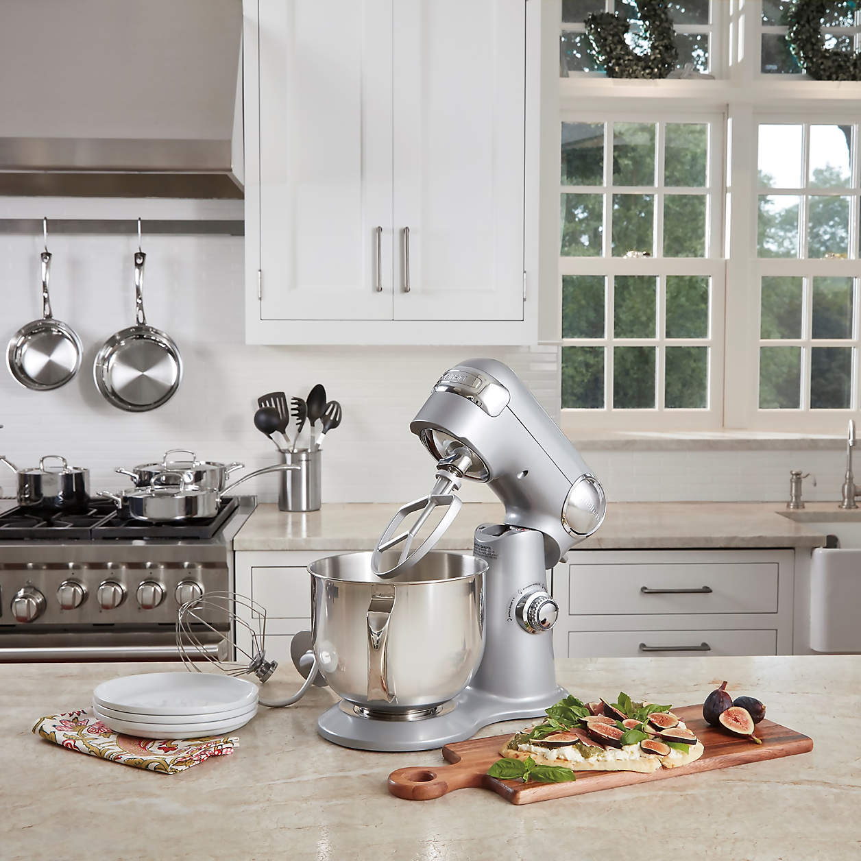 HOME TECH & ESSENTIALS